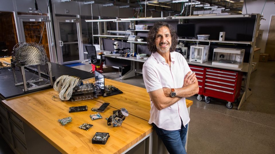 Photo of Steven Bathiche in a laboratory