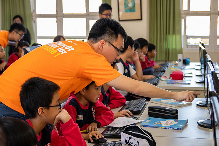 微軟引領全球電腦科學教育週起跑！ Minecraft 一小時玩程式激發學生無限數位潛力