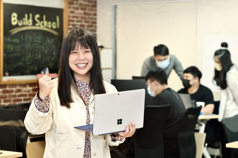 Build School 女性講師的照片